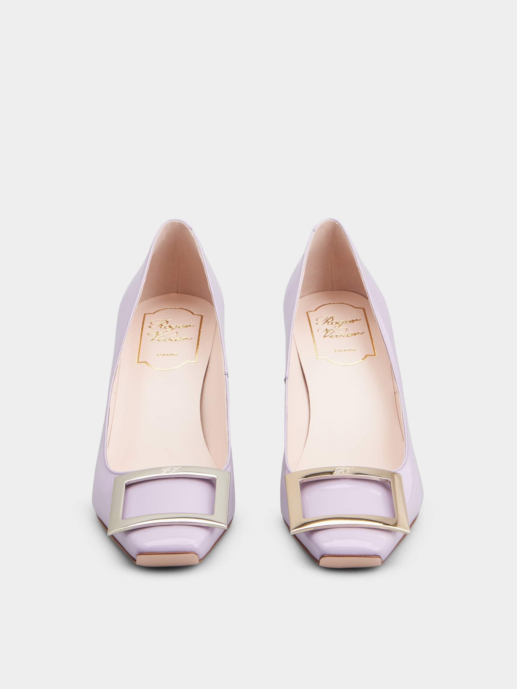 「ベル ヴィヴィエ トランペット」パテントレザー パンプス 70 mm バイオレット