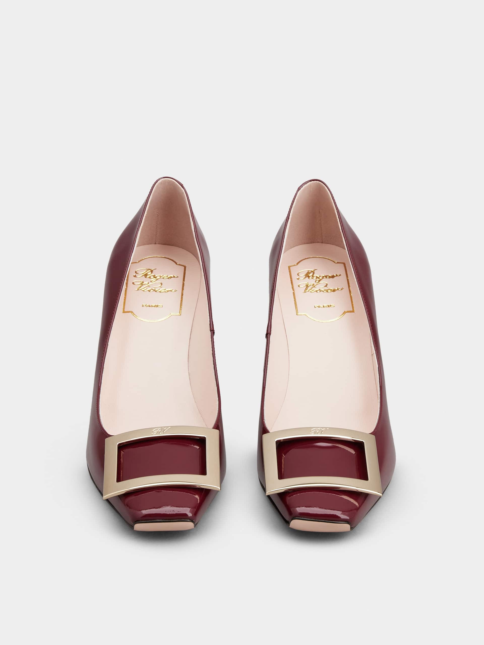 「ベル ヴィヴィエ トランペット」パテントレザー パンプス 70 mm ボルドー