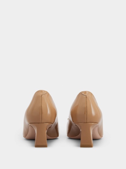 「ベル ヴィヴィエ トランペット」パンプス パテントレザー 45 mm ブラウン