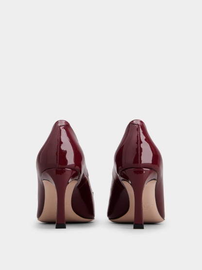 「ベル ヴィヴィエ トランペット」パテントレザー パンプス 70 mm ボルドー
