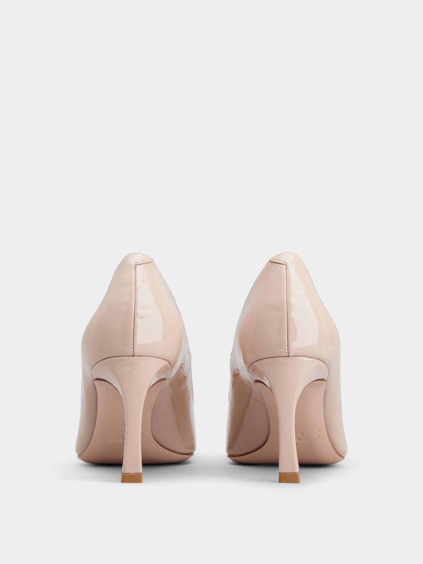 「ベル ヴィヴィエ トランペット」パテントレザー パンプス 70 mm ピンク