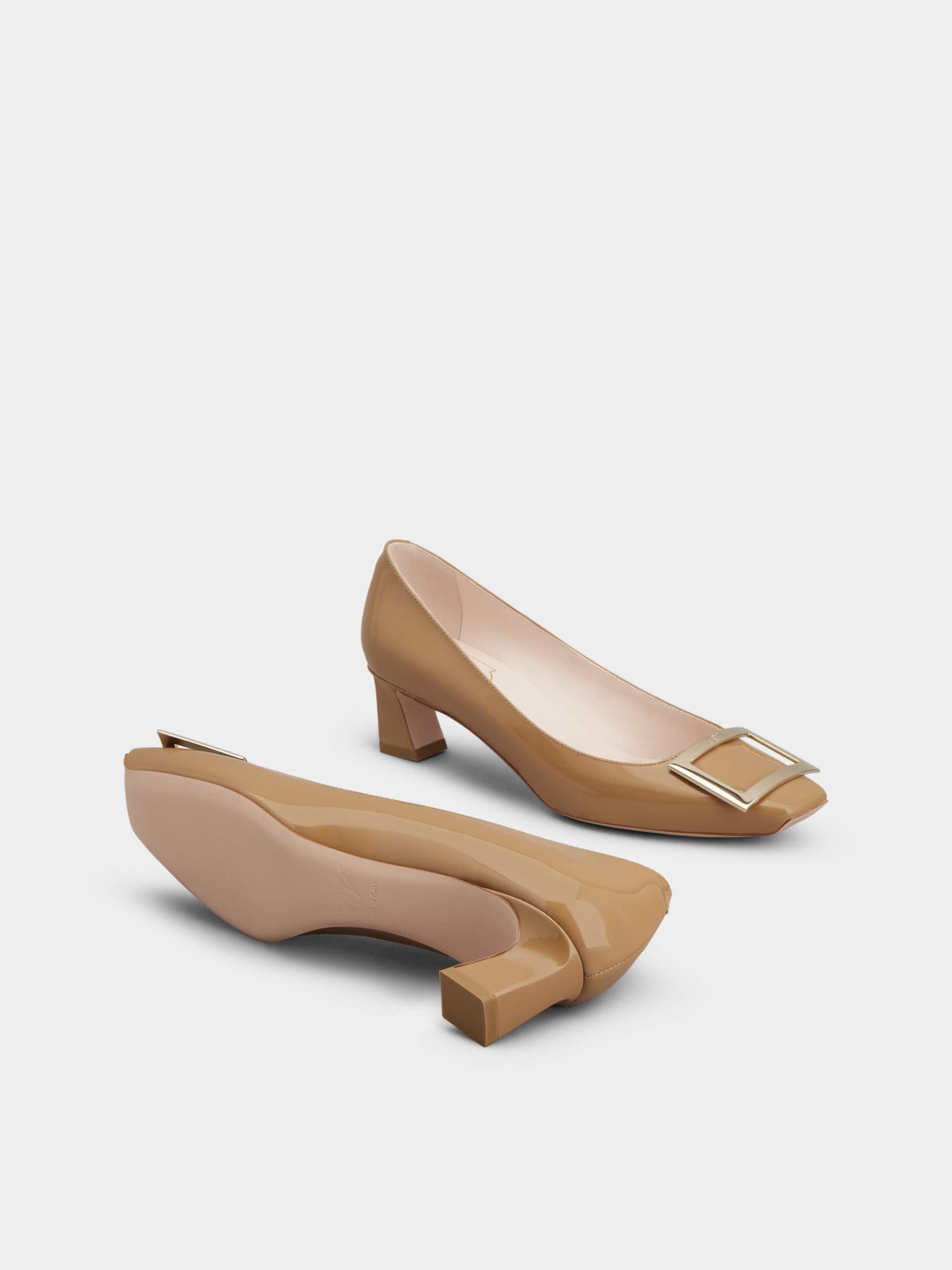 「ベル ヴィヴィエ トランペット」パンプス パテントレザー 45 mm ブラウン