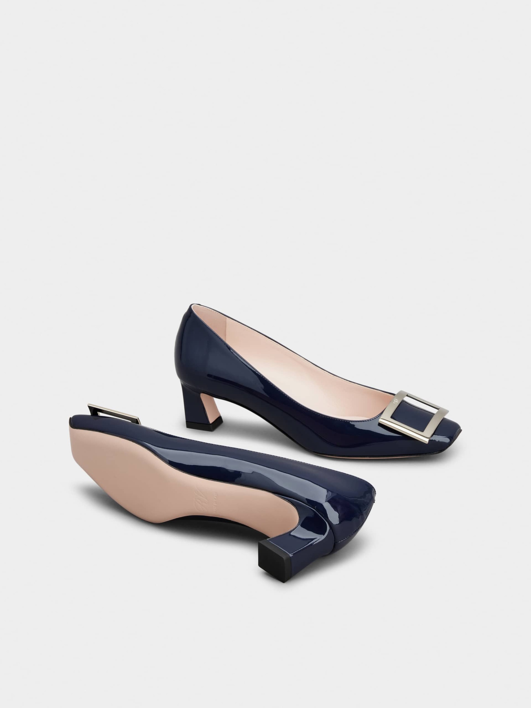 「ベル ヴィヴィエ トランペット」パンプス パテントレザー 45 mm ブルー