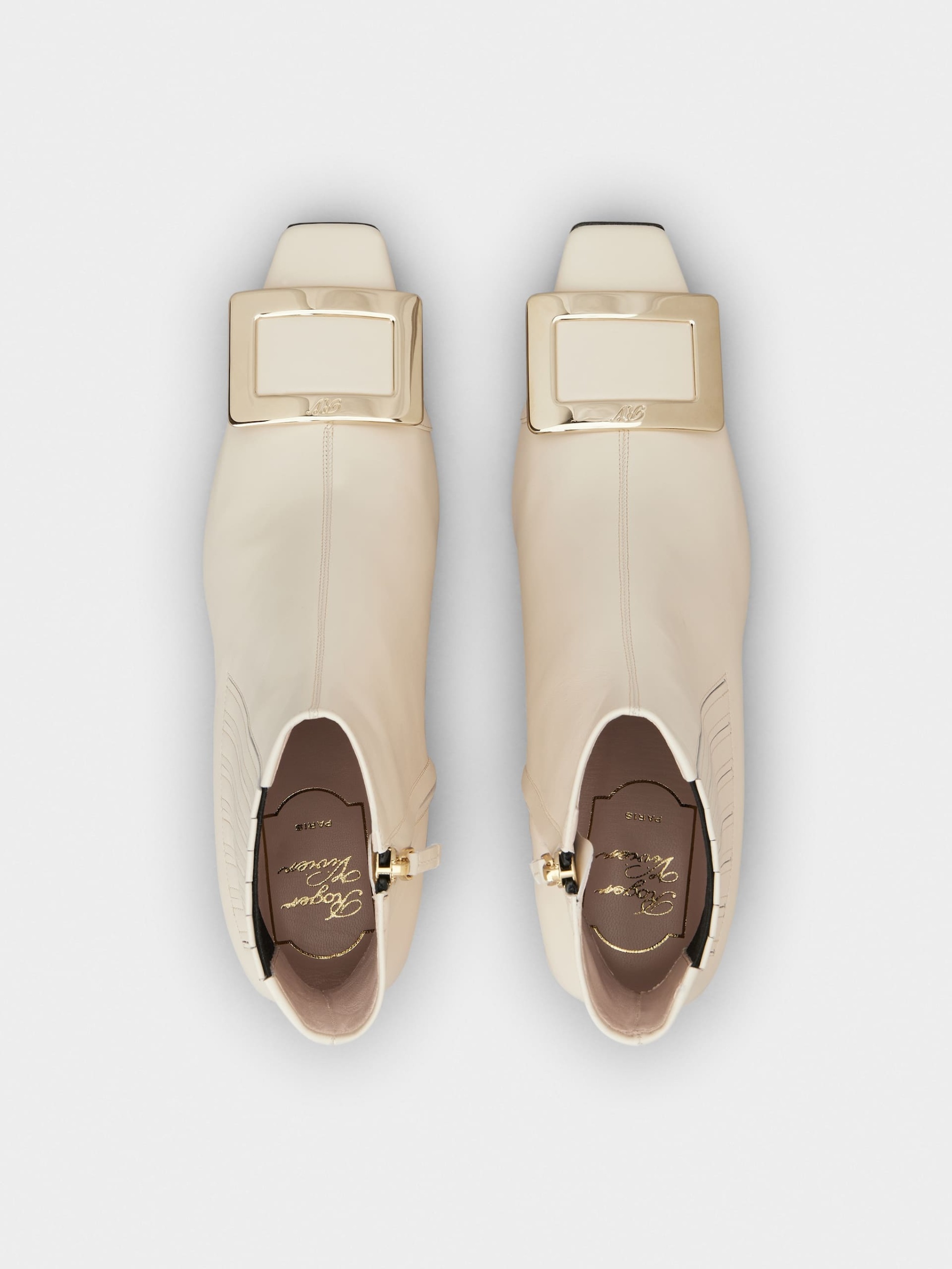 「ベル ヴィヴィエ」 メタル バックル レザー チェルシー アンクル ブーツ 45 mm クリーム