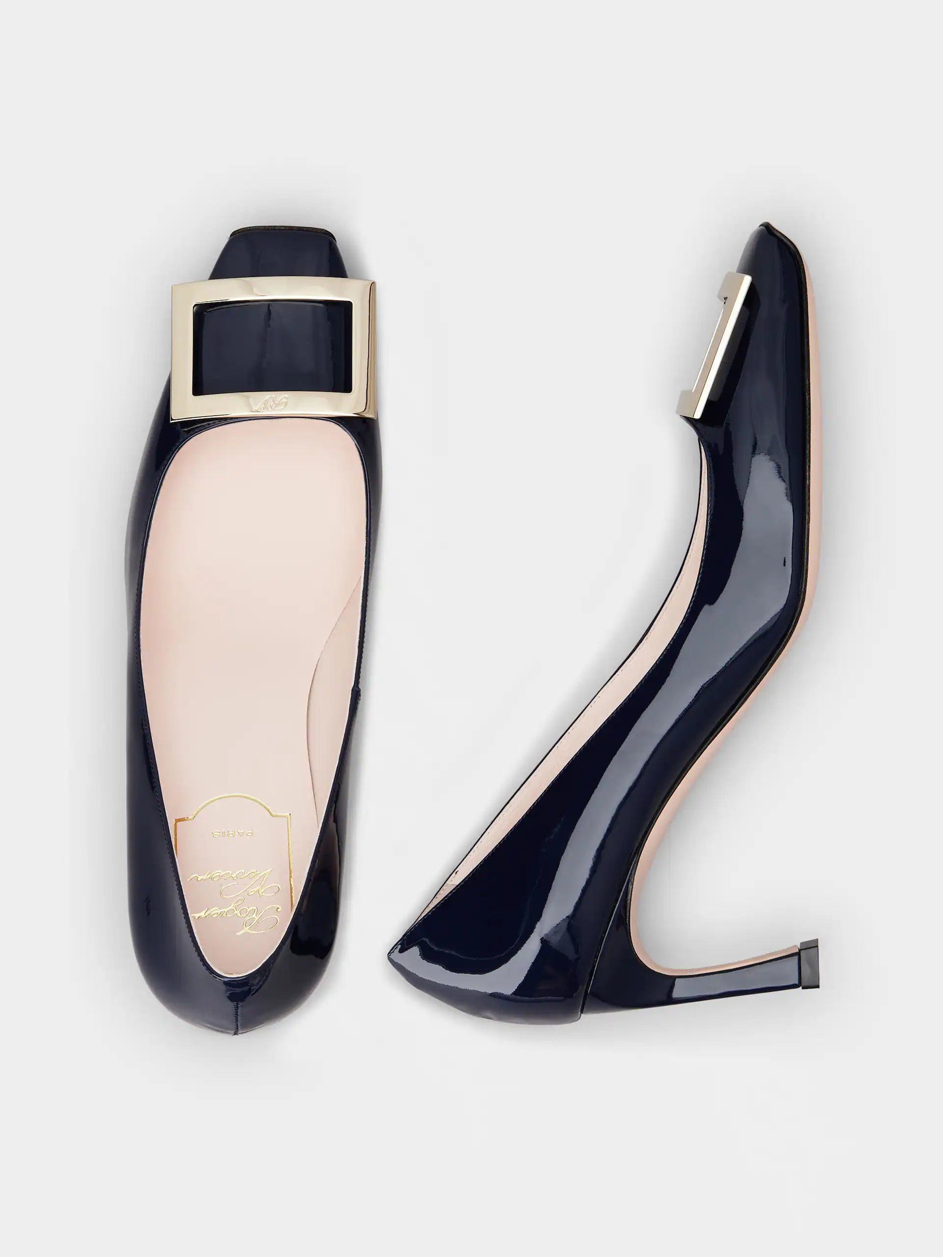 「ベル ヴィヴィエ トランペット」パテントレザー パンプス 70 mm ブルー