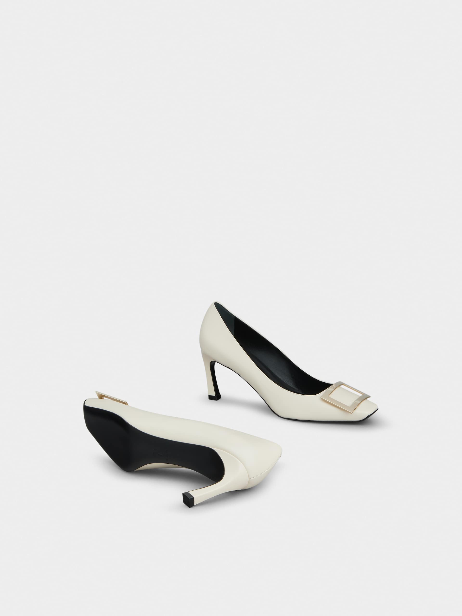 「ベル ヴィヴィエ トランペット」レザー パンプス 70 mm クリーム
