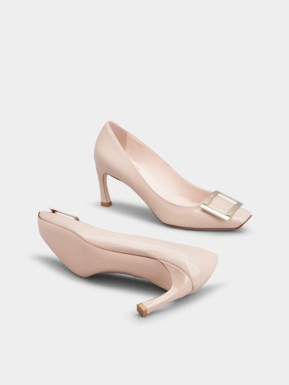 「ベル ヴィヴィエ トランペット」パテントレザー パンプス 70 mm ピンク