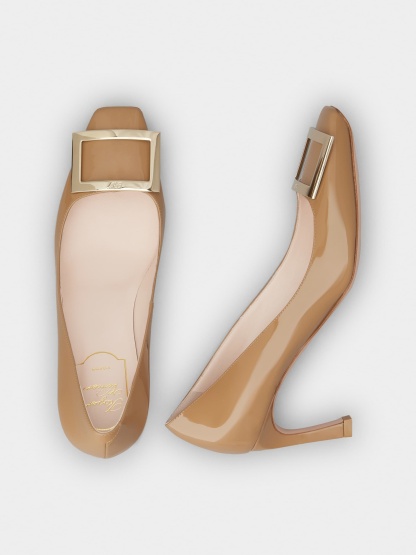 「ベル ヴィヴィエ トランペット」パテントレザー パンプス 70 mm ブラウン