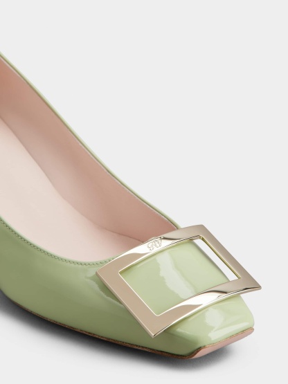 「ベル ヴィヴィエ トランペット」パンプス パテントレザー 45 mm グリーン