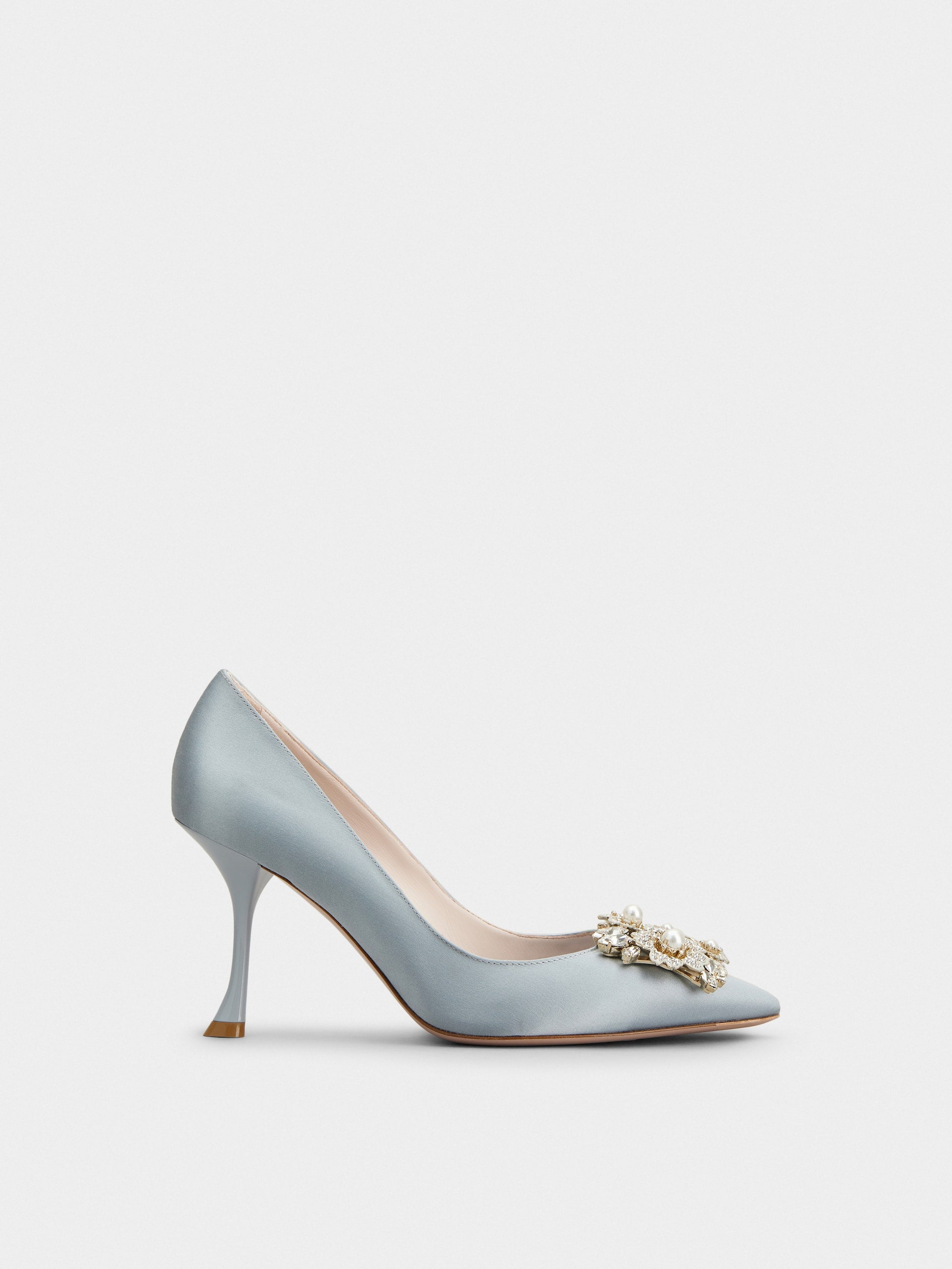 RV ブーケ ストラスパール バックル サテン パンプス 85 mm ライトブルー