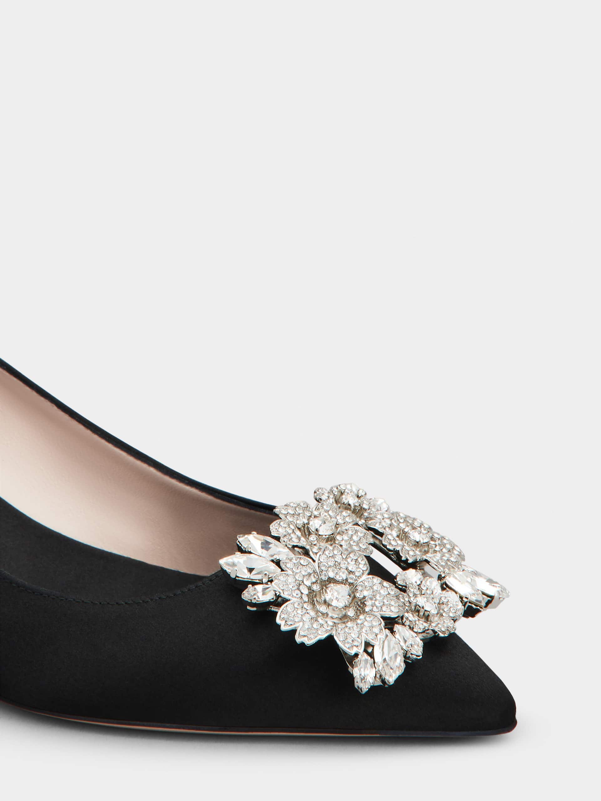 RV ブーケストラスバックル サテン パンプス 45 mm ブラック