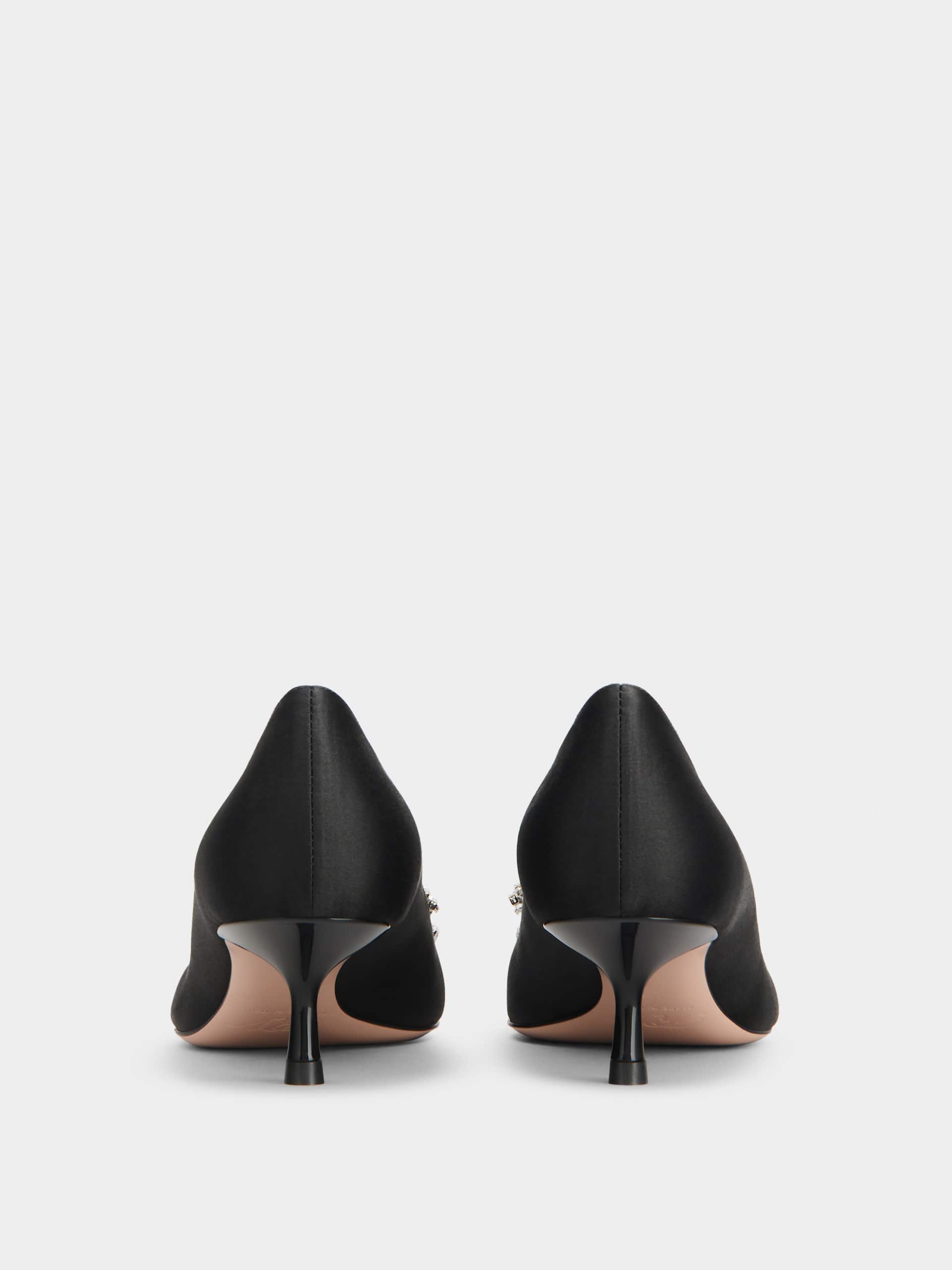 RV ブーケストラスバックル サテン パンプス 45 mm ブラック