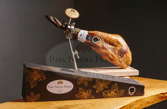 Whole Leg 48 Months Chestnut Fed Iberico Ham Bellota