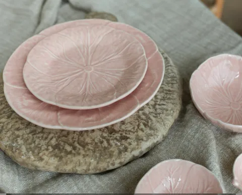 Bordallo Cabbage Dinner Plate by Van Verre, Powder Pink, Set of 4