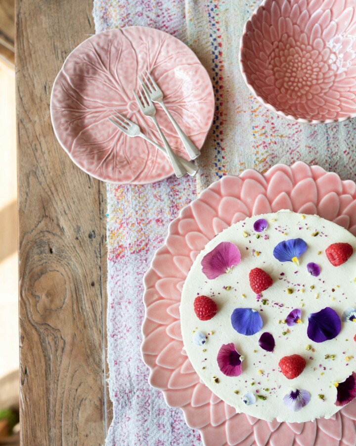 Bordallo Cabbage Dessert Plate by Van Verre, Pale Pink