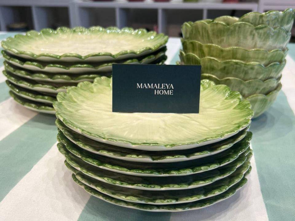Matias Belo Artichoke Dinnerware Set of 18 Green