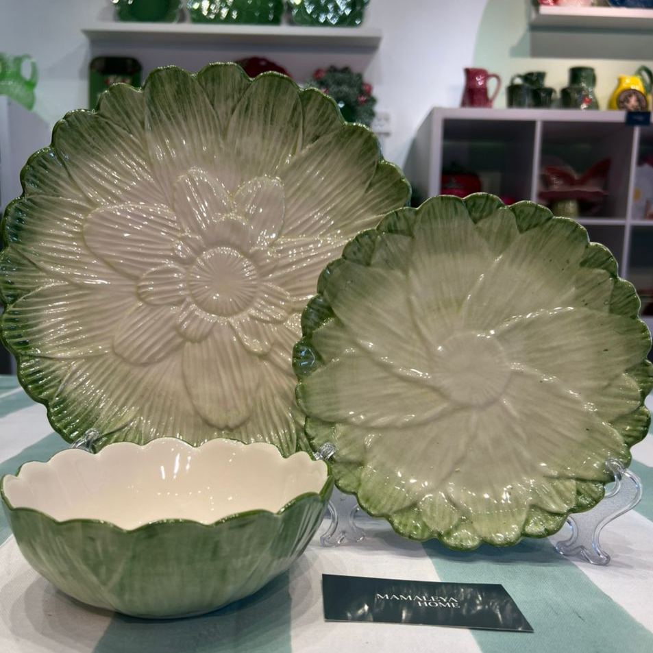 Matias Belo Artichoke Dinnerware Set of 18 Green