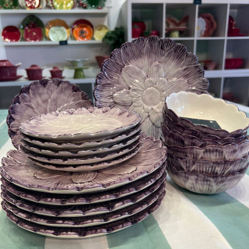 Matias Belo Artichoke Dinnerware Set of 18 Purple (Mariana Aubergine)