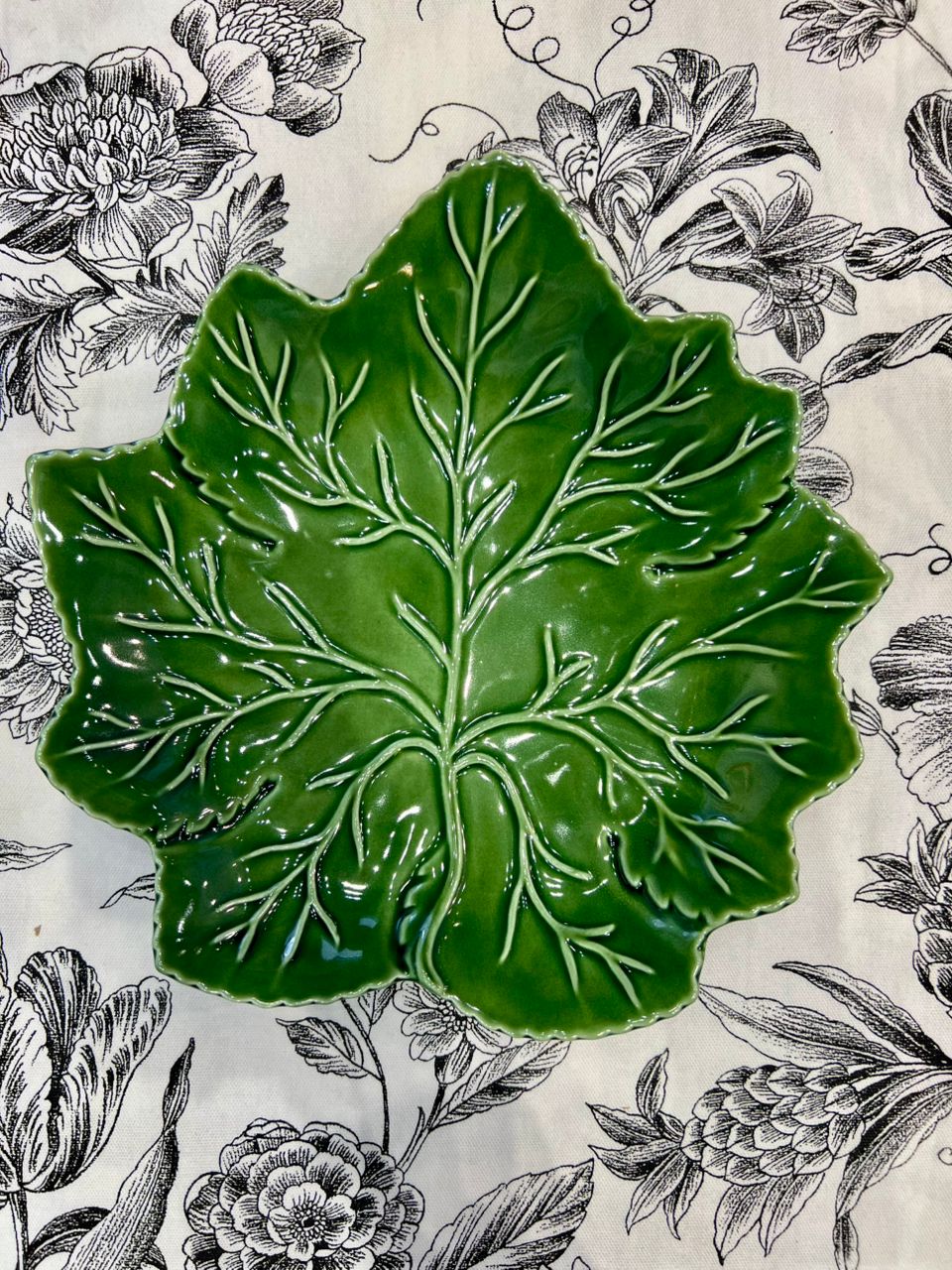 Coldar Vine Leaf Dinner Plate Green 26cm