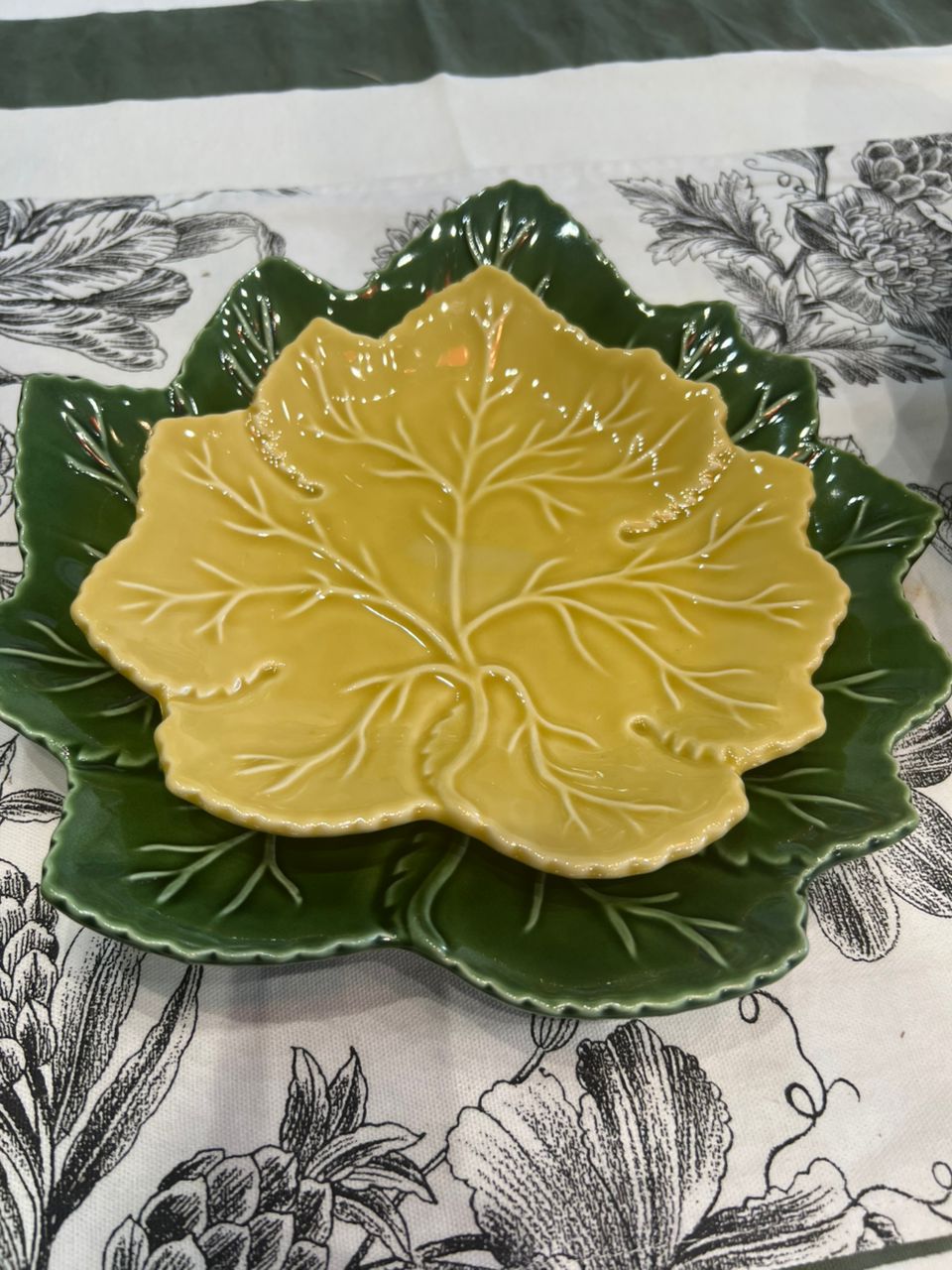 Coldar Vine Leaf Dessert Plate 20cm