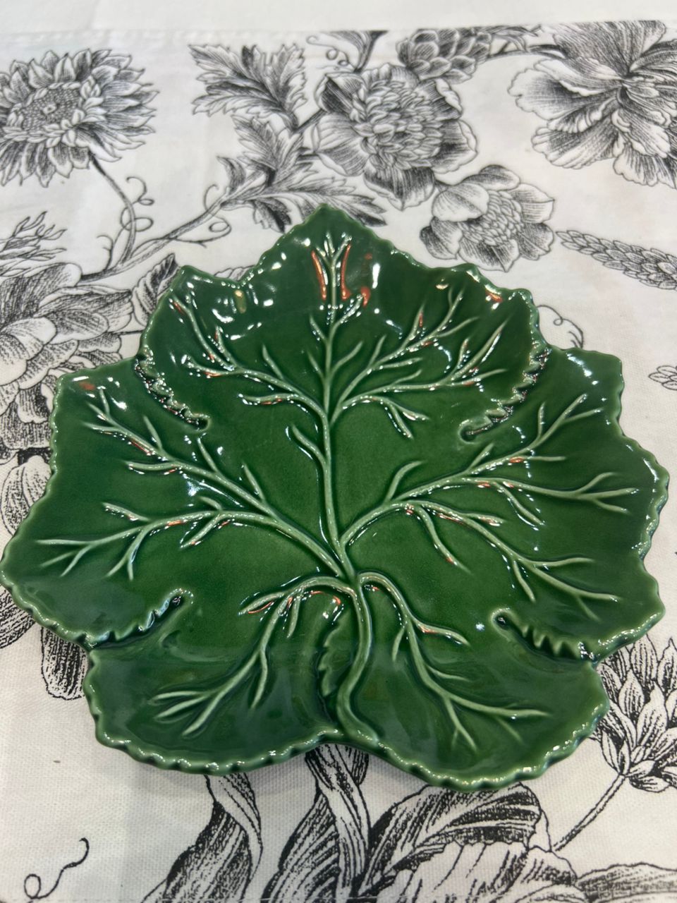 Coldar Vine Leaf Dessert Plate 20cm