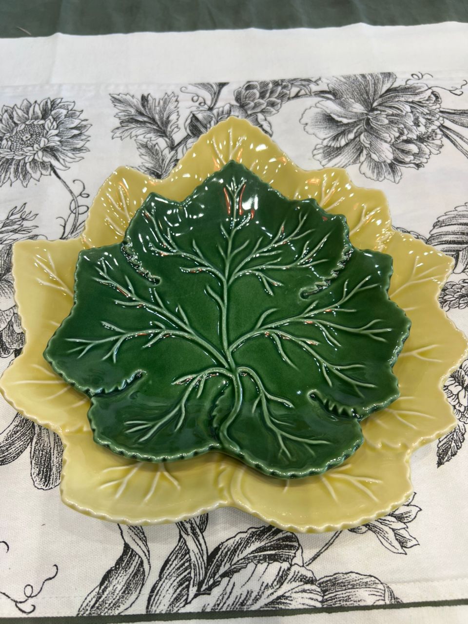 Coldar Vine Leaf Dessert Plate 20cm