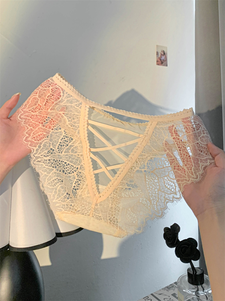 【3件裝】性感細帶鏤空低腰透氣蕾絲內褲 