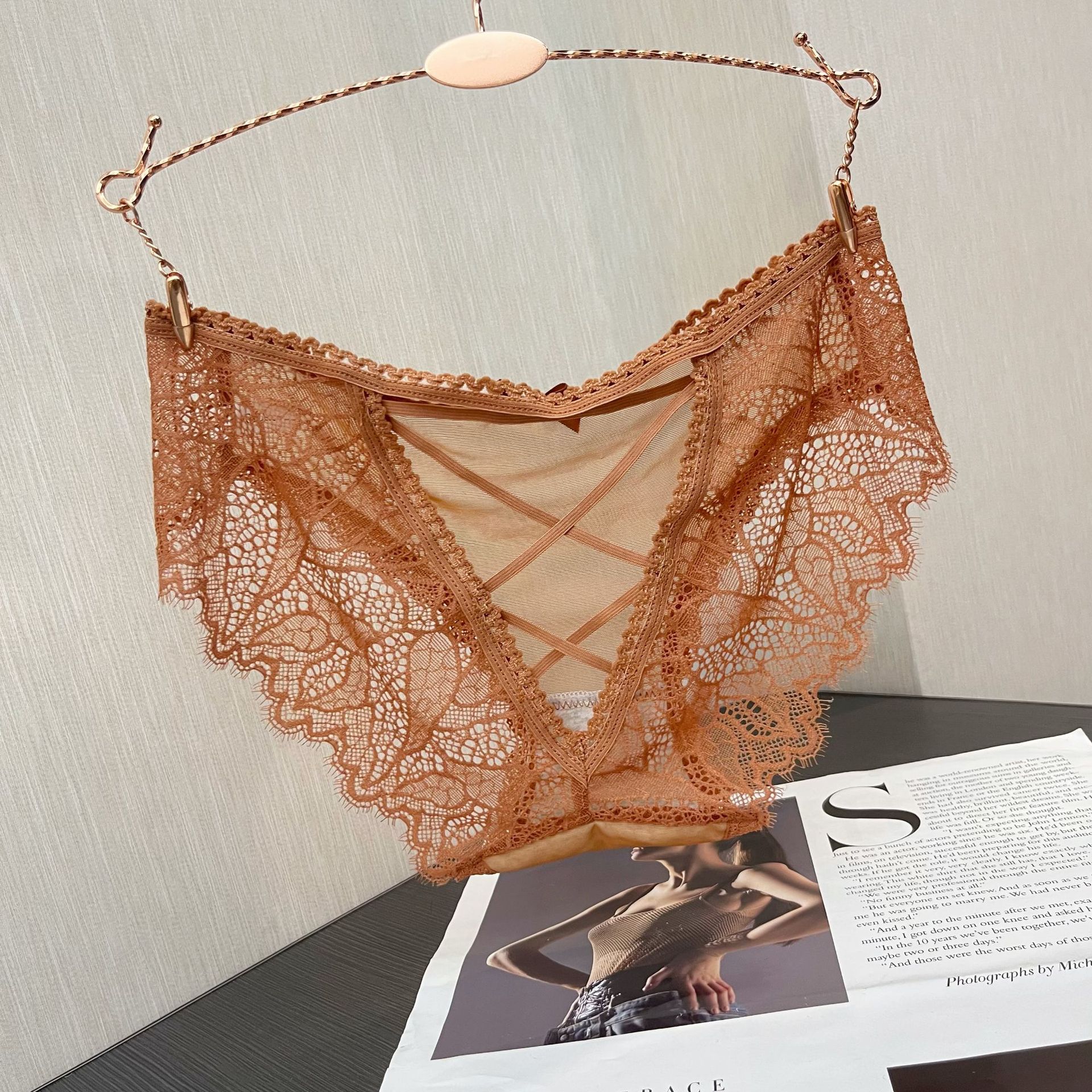 【3件裝】性感細帶鏤空低腰透氣蕾絲內褲 