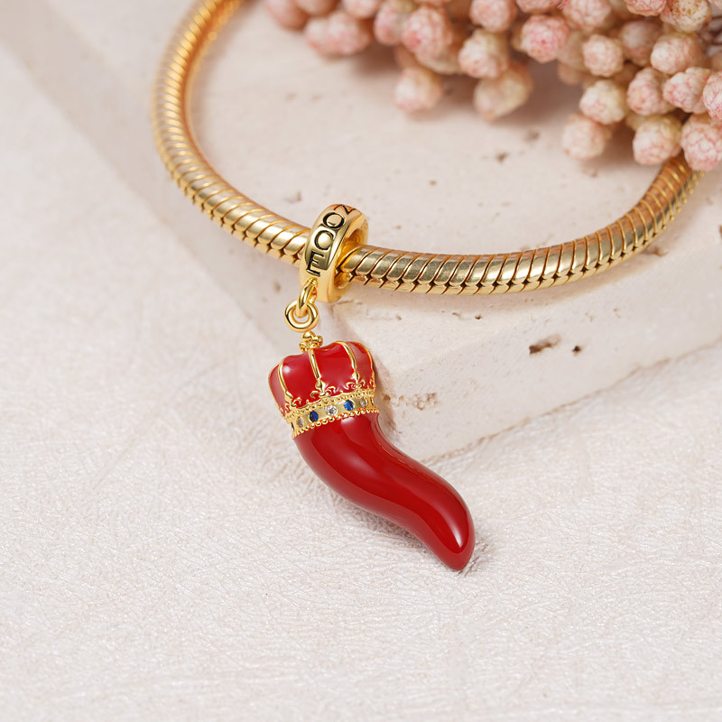 Lucky Horn Pendant image number 1