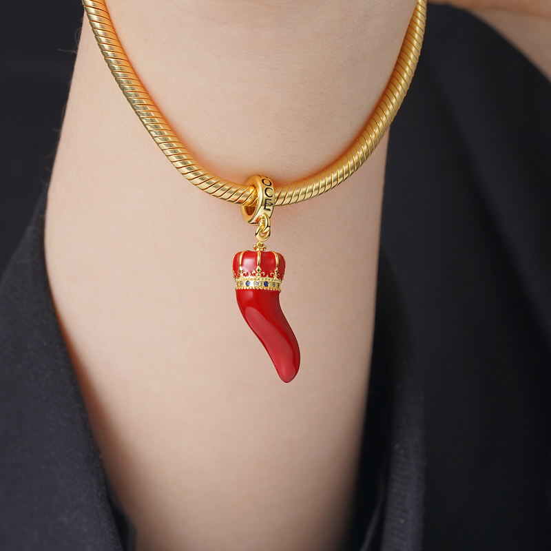 Lucky Horn Pendant image number 2