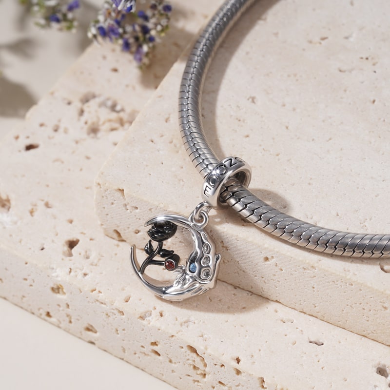 Rose Skull-moon Pendant image number 1