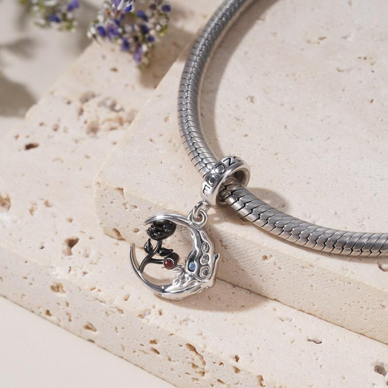 Rose Skull-moon Pendant image number 1