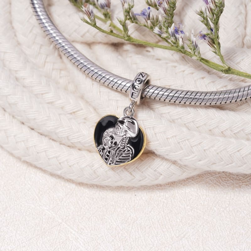 Skeleton Couple Pendant image number 1