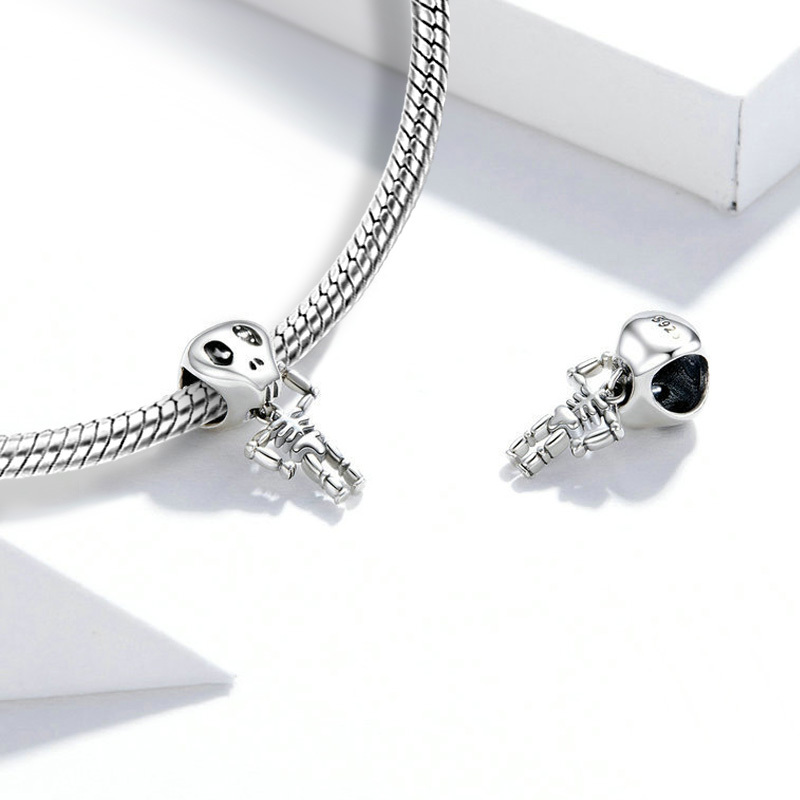 Skeleton Man Pendant image number 1