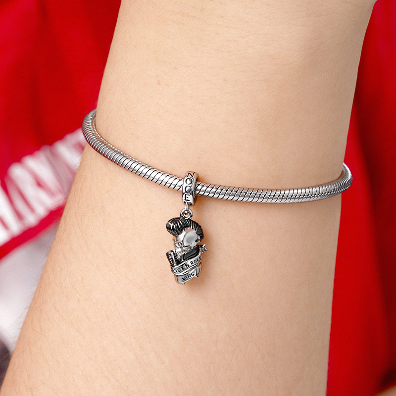 Skully Singing Man Pendant image number 2