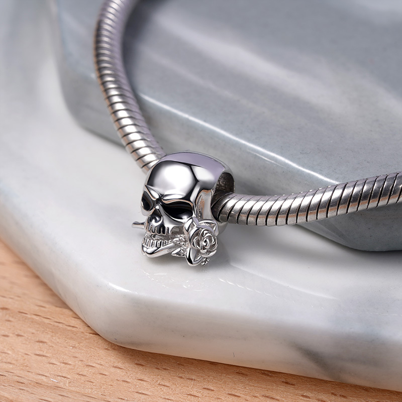Skull & Rose Charm image number 1