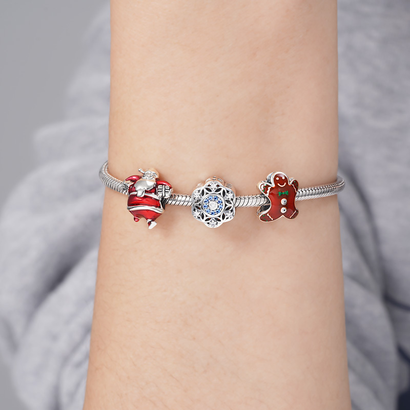Snowflakes Charm image number 2
