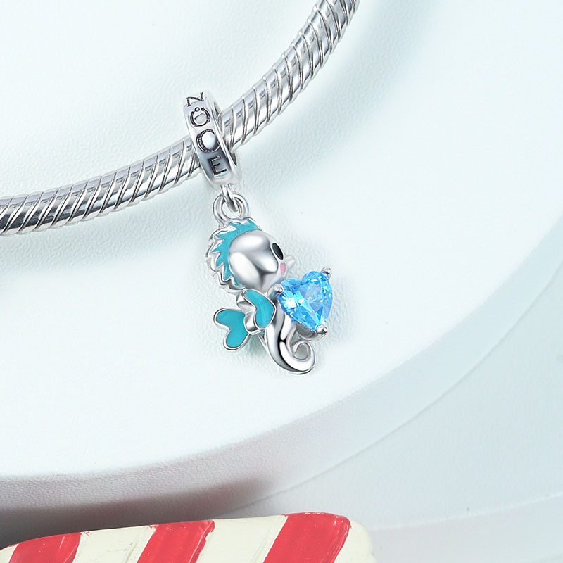 Sea horse Charm image number 1