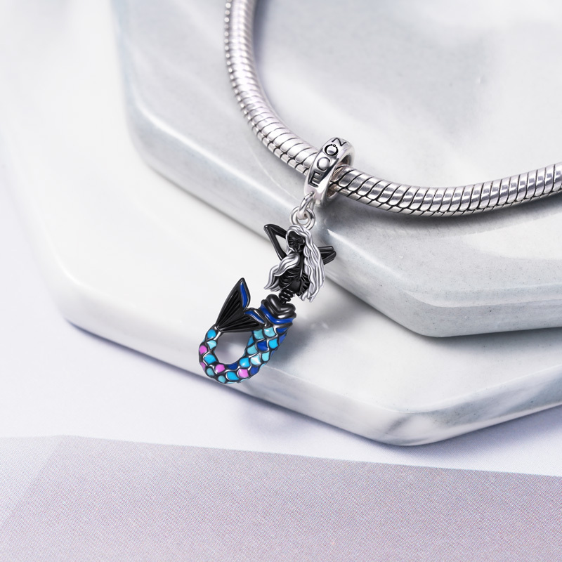 Skully Mermaid Pendant image number 1