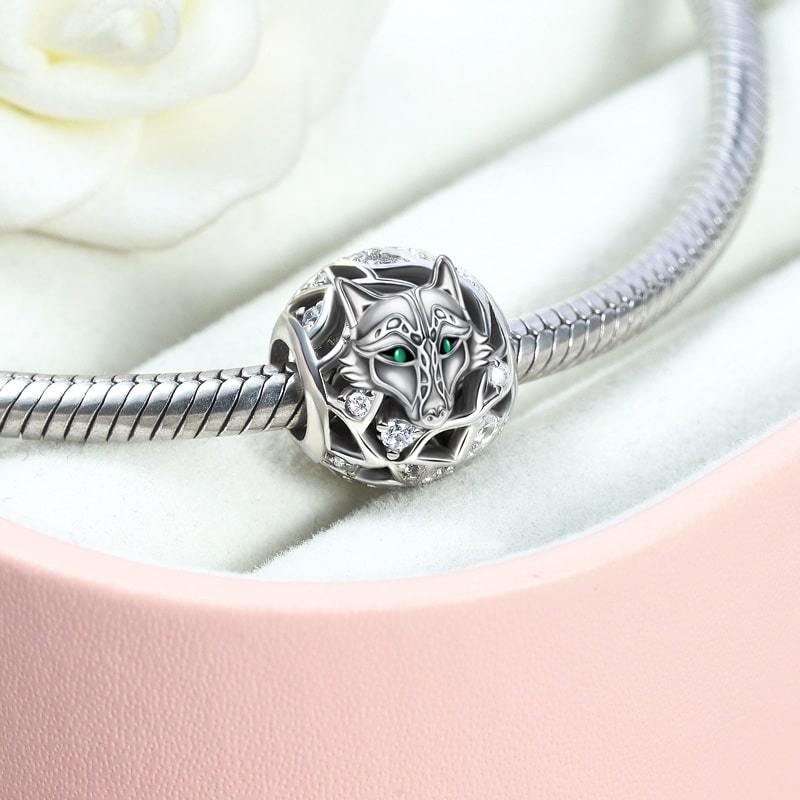 Wolf Charm image number 2