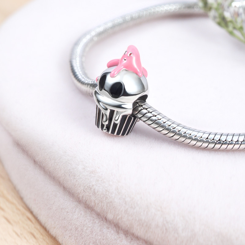 Skull Cup Cake Charm image number 1