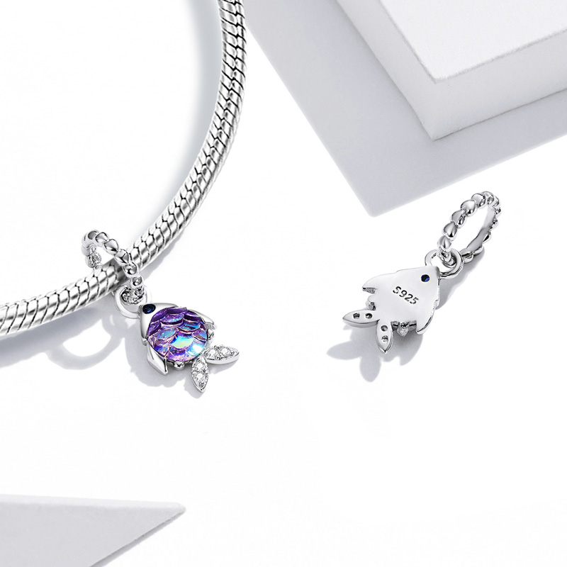Cheerful Fish Pendant image number 1