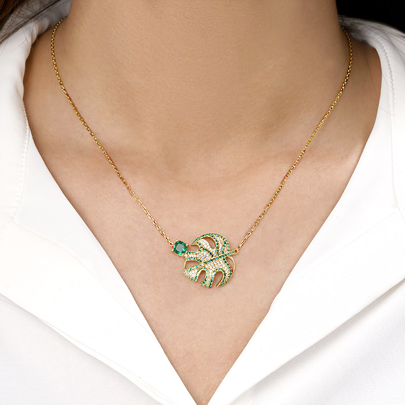 Shiny Leaf Necklace image number 3
