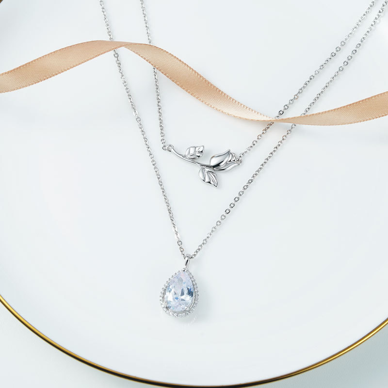 Pear-cut & Tulip Flower Necklace image number 1