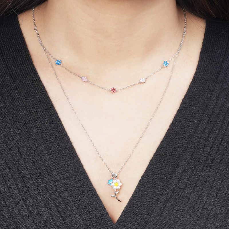 Daisy Beaded Stacking Necklace image number 3