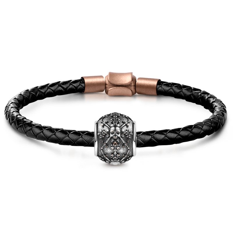 Skull with Swords Charm Bracelet image number 0