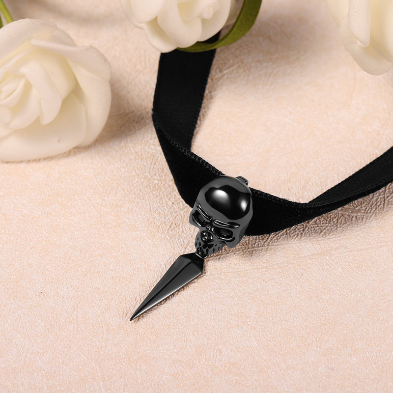 Skull Choker image number 1