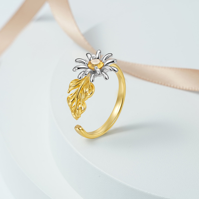 Adjustable Daisy Flower Ring image number 3