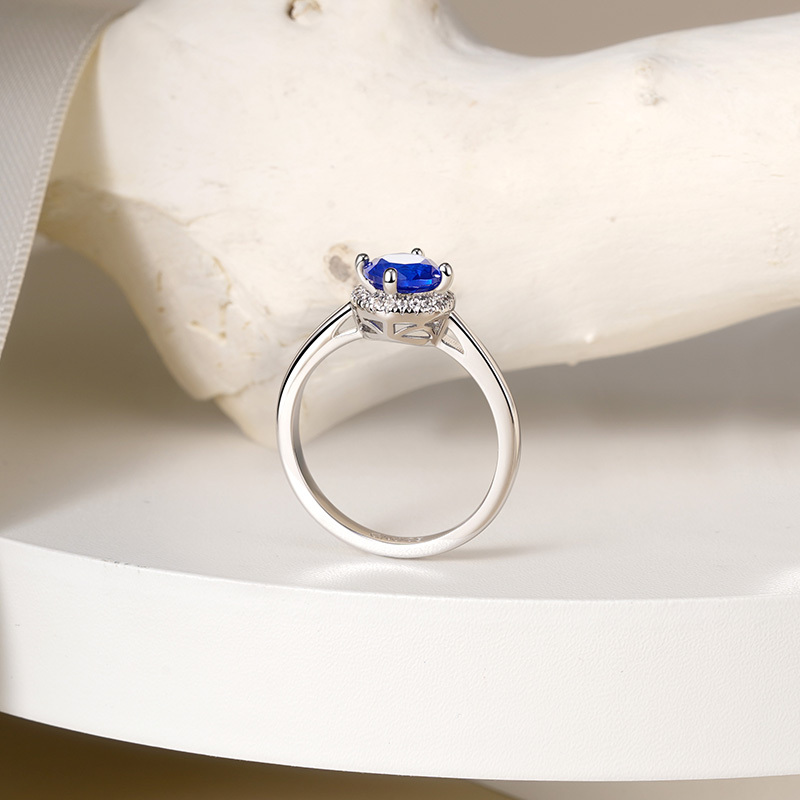 Royal Blue Round-Cut Ring image number 3
