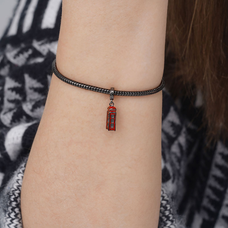 Telephone Booth Pendant image number 2
